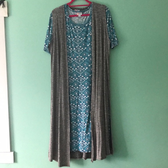 LuLaRoe Tops - Medium Lularoe joy long vest